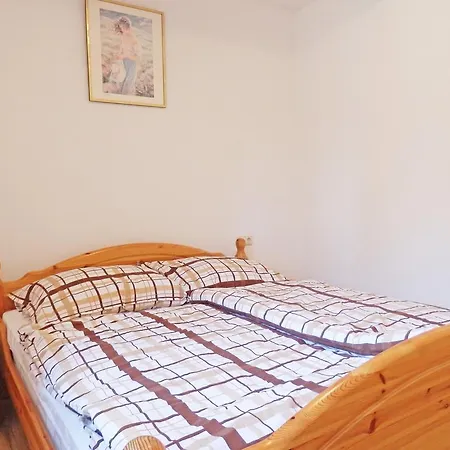 Valdebek Appartamento Pola